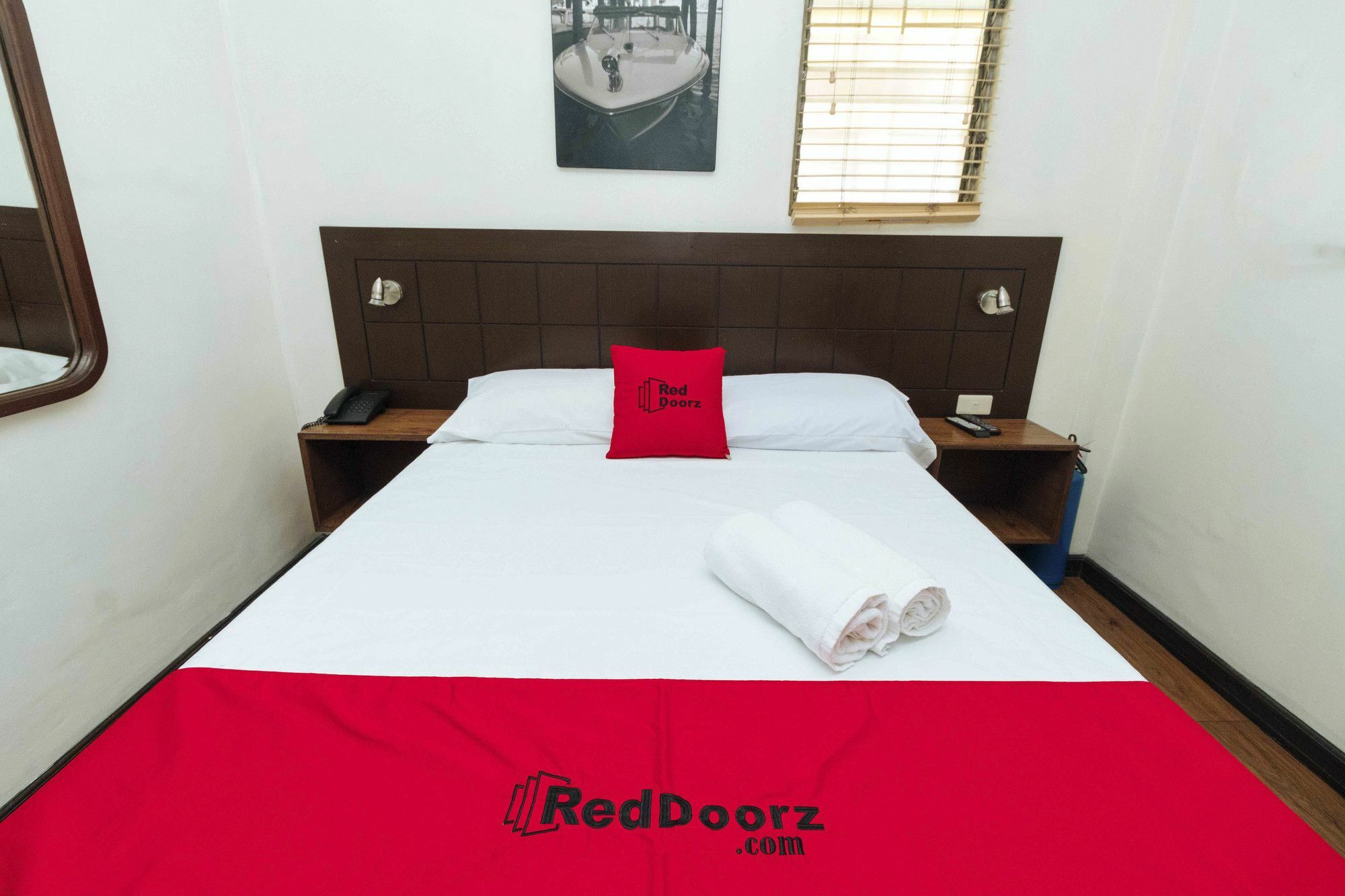 Отель Reddoorz San Antonio Makati Манила Экстерьер фото